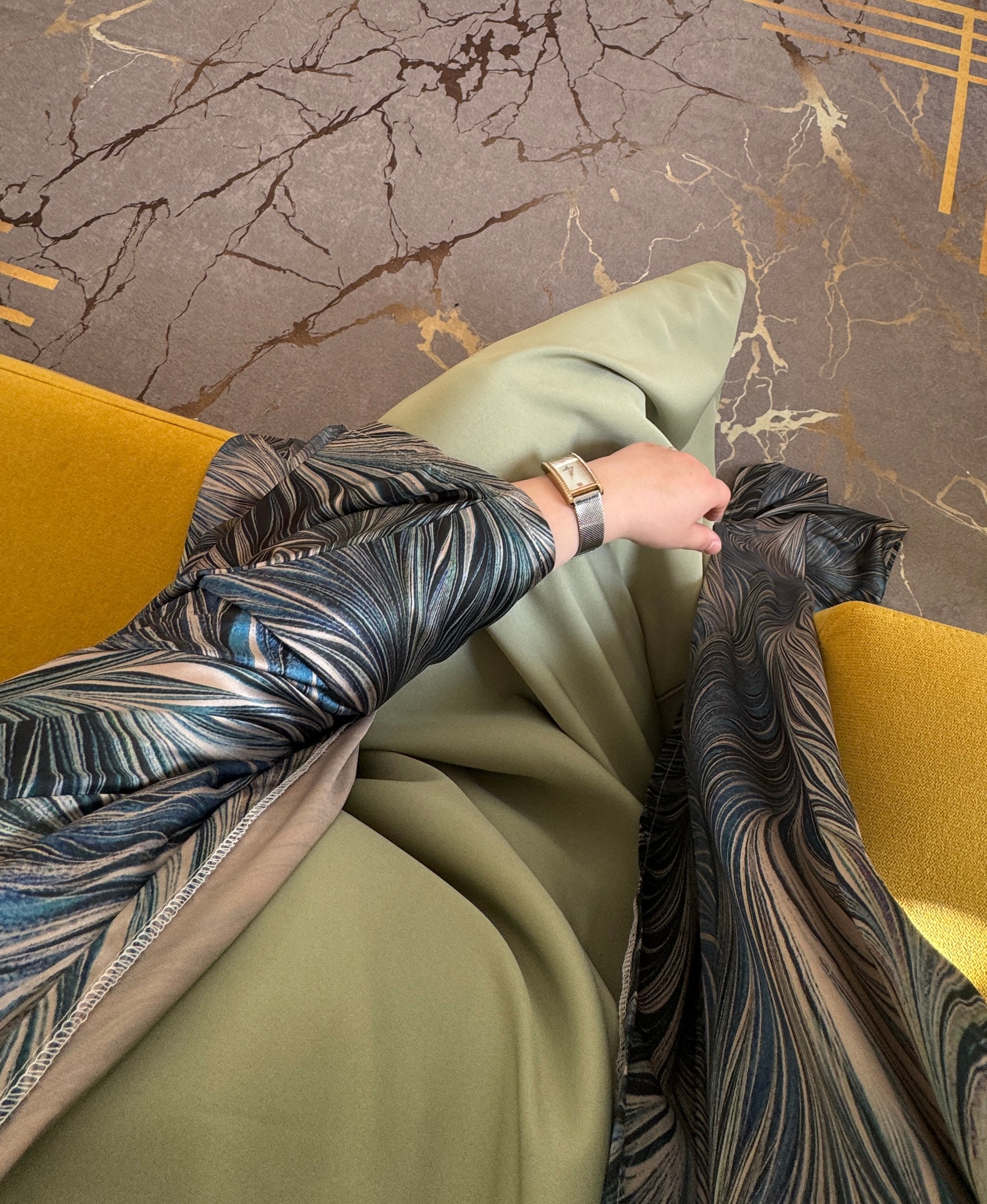 Ensemble Élégance Feuillage – Abaya fluide deux tons