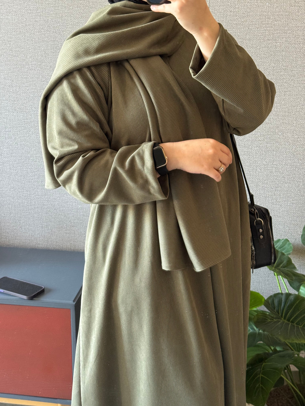 Abaya Peau de Chameau kaki avec Écharpe